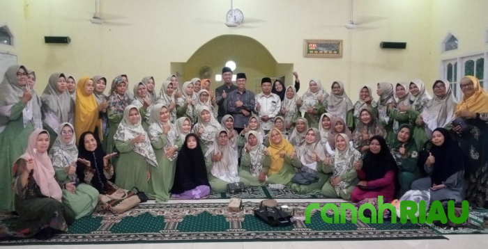 Doktor Ikhsan semakin Populer, Ibu-Ibu Jamaah Majelis Taklim Deklarasi Dukungan