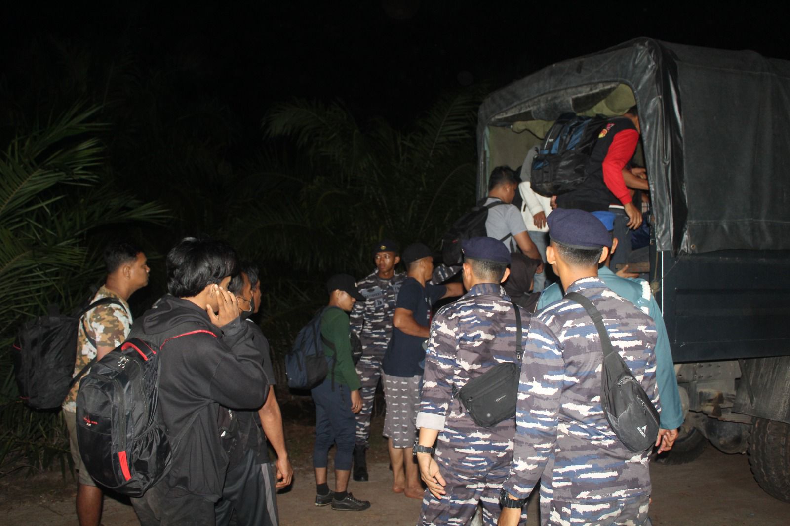 TNI-AL Dumai Berhasil Gagalkan 31 Orang PMI Ilegal Masuk ke Malaysia