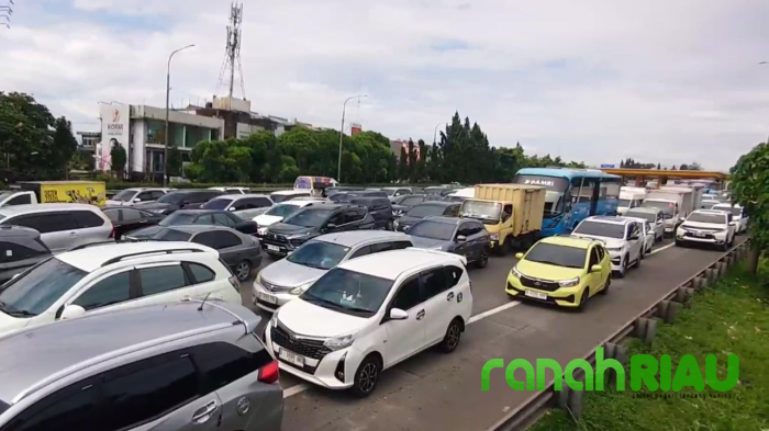 Kendaraan Masuk Kota Bandung Lewat GT Pasteur Naik 20 Persen selama Libur Nataru 