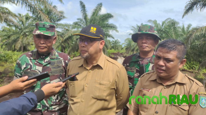 Dinas PUPR Bengkalis Tinjau Lokasi Tanah Lonsor di Desa Simpang Ayam