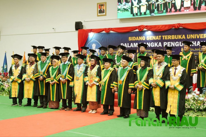 Pj Ketua TP PKK Riau Hadiri Pengukuhan 13 Guru Besar Universitas Riau