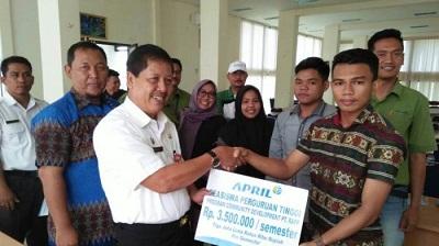 Dapat Beasiswa, Mahasiswa Kuansing Ini Ungkap Rasa Syukurnya