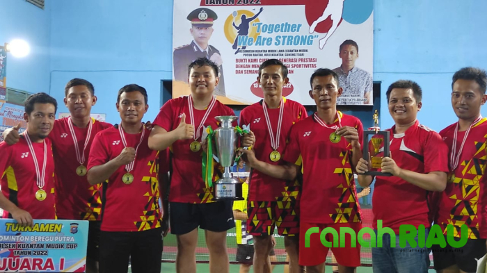 PB Polsek Singingi Bawa Pulang Piala Bergilir Kapolsek Kuantan Mudik CUP 2022