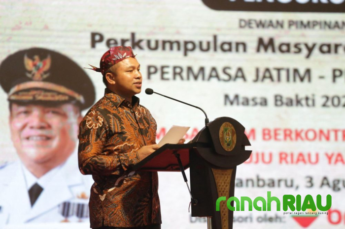 Gagah Kenakan Blangkon, Abdul Wahid dapat Gelar Gus di Acara Pengukuhan PERMASA Jawa Timur