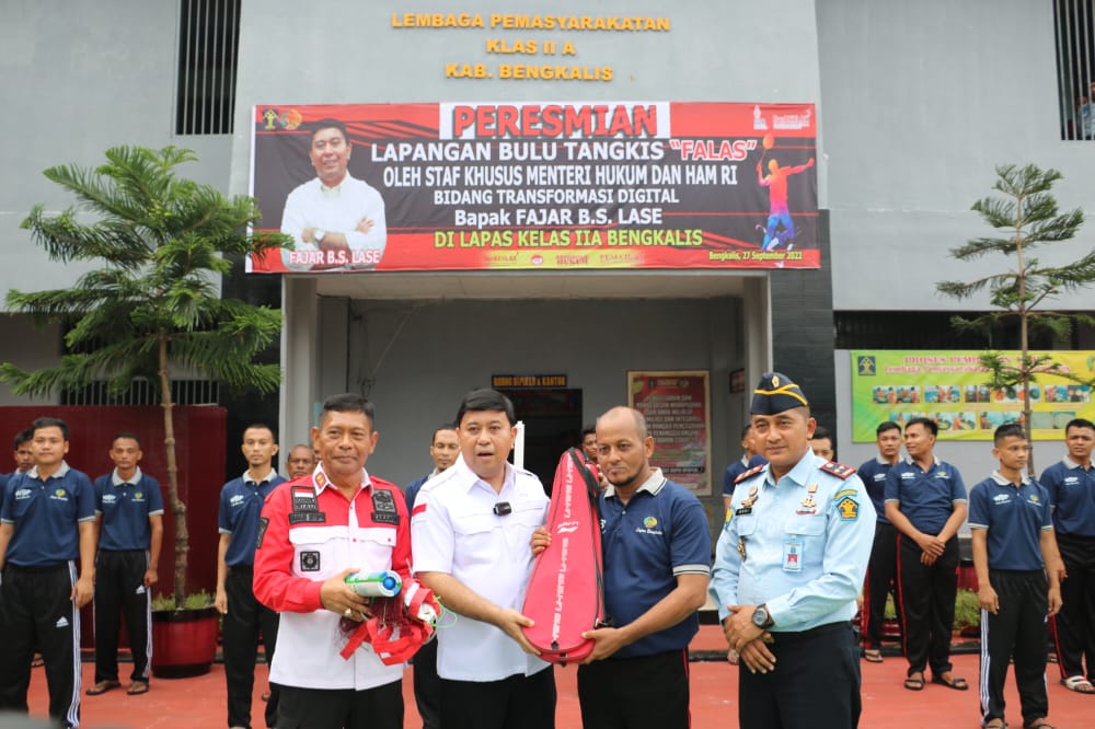 Jaga Kesehatan WBP, Fajar Lase Resmikan Lapangan Bulu Tangkis di Lapas Bengkalis