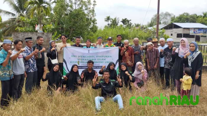 HMI Komisariat Ekonomi Unisi Wujudkan Pengabdian Nyata Kepada Masyarakat Gemilang Jaya