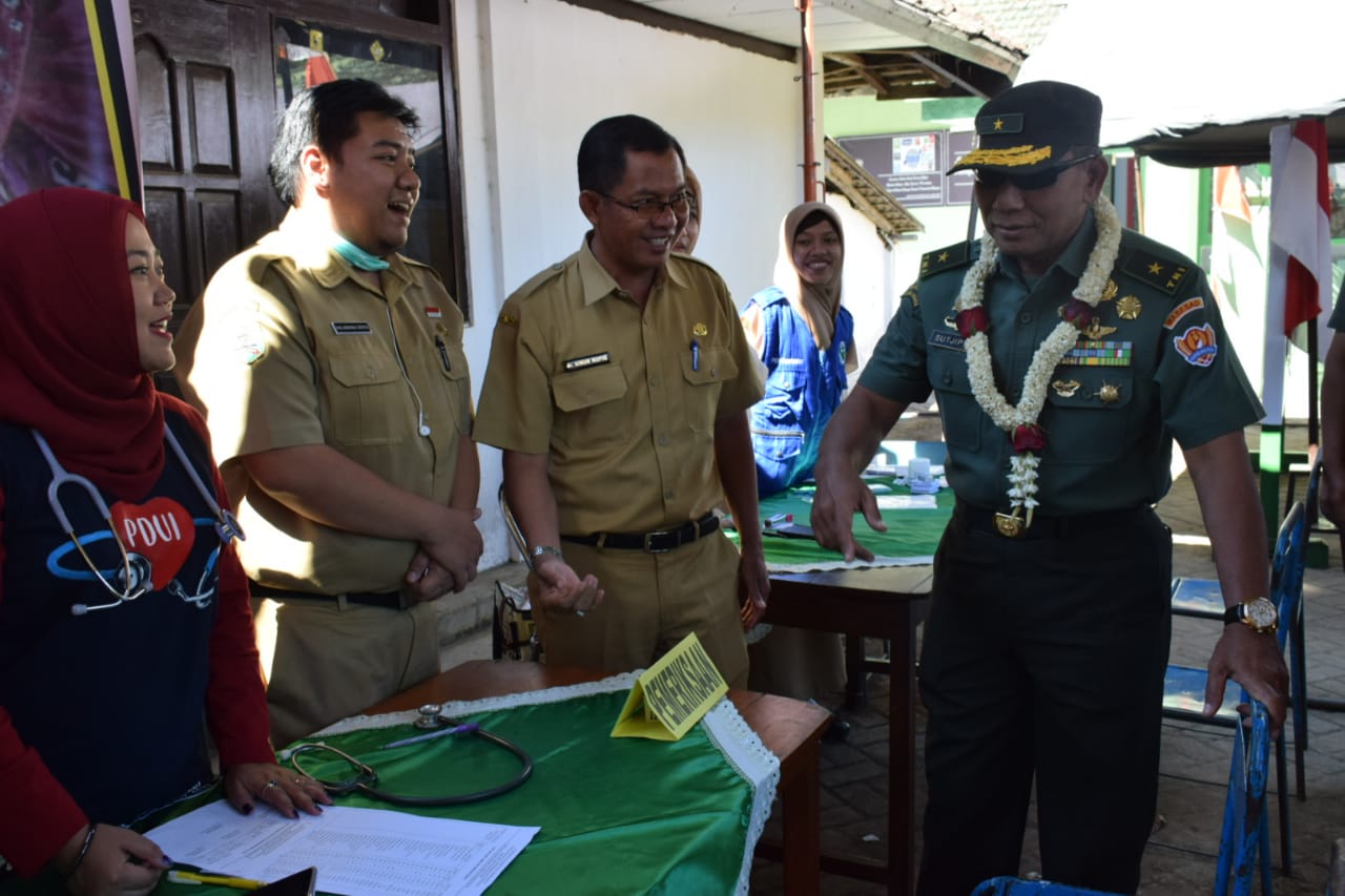  Tim Wasev Mabes TNI, Tinjau Posko Layanan Pengobatan Gratis TMMD