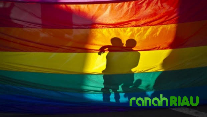 Heboh Pesta Seks gay diobok-obok Aparat, Mayoritas Cowok digrebek dalam keadaan Bugil