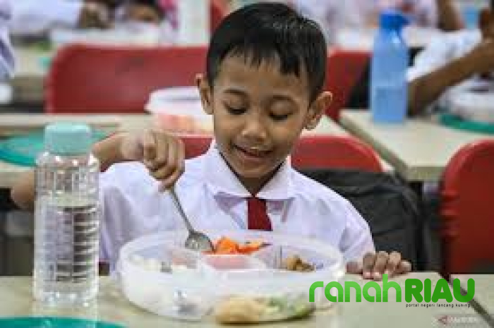 Istana Akhirnya Tanggapi Usulan DPD Soal Makan Bergizi Gratis Dibiayai dari Zakat: Memalukan!