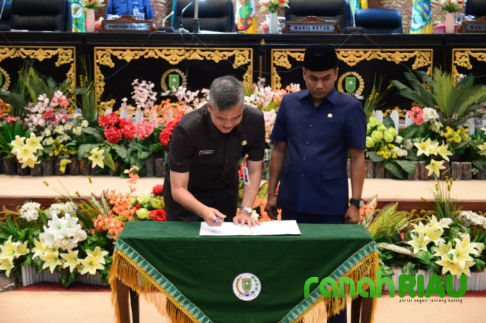 Penyampaian Laporan Banggar DPRD Riau Atas LPJ APBD 2024, Disetujui Dewan dan direspons Pemprov Riau