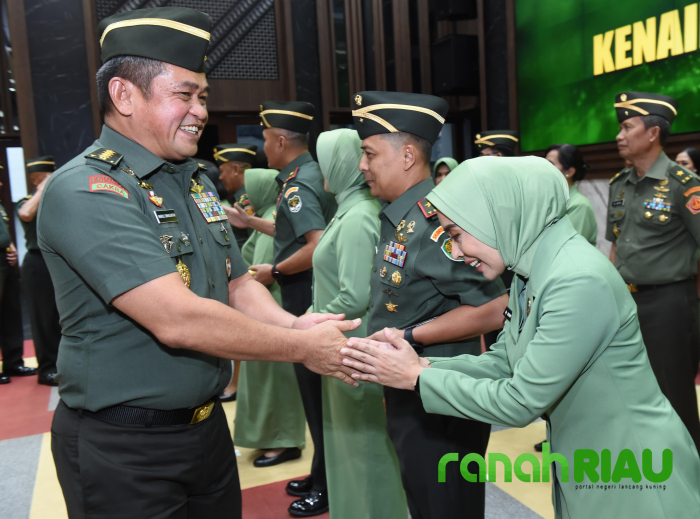 Kasad Jenderal TNI Maruli Simanjuntak Pimpin Kenaikan Pangkat 18 Pati TNI AD di Mabesad