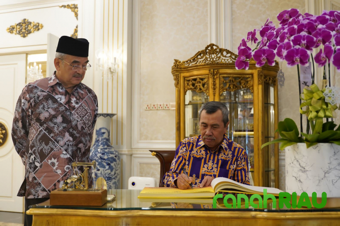 Temui Gubernur Melaka, Syamsuar bahas RoRo dan Jembatan Dumai Melaka