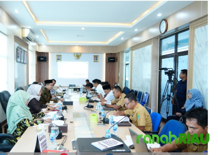 Sanusi Pimpin Rapat Kerja Sama Terkait Ranperda LAMR