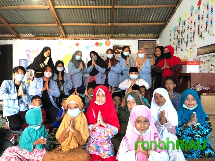 Mahasiswa KKN UNRI ajarkan anak TPA Baitul Quran cuci tangan