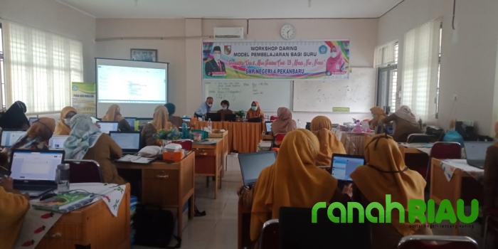 Tingkatkan Produktivitas Guru, SMP Negeri 4 Pekanbaru taja Workshop