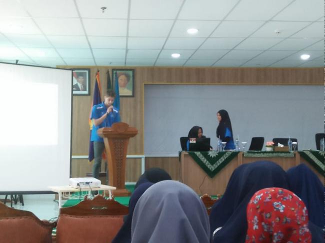 Gelar Seminar Pentingnya Bahasa Inggris, UMRI undang Mahasiswa Australia