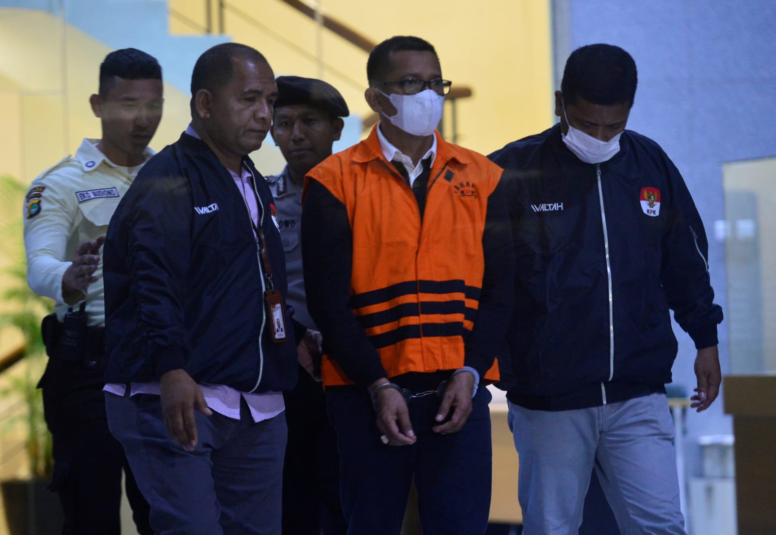 Mereka yang turut diamankan bersama Bupati Meranti, Berikut Daftarnya