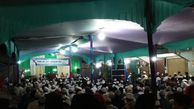 Ooo.. Ternyata Ini Sebabnya Ribuan Masyarakat Kumpul Di Jalan Yos Sudarso...