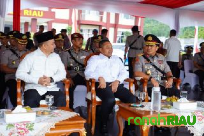 Gubenur Riau Abdul Wahid Hadir di Acara Pembukaan Bintara Polri di Lapangan SPN Polda Riau 