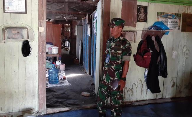 Rumah Berlantai Tanah Itu Juga Akan Direhab TNI 