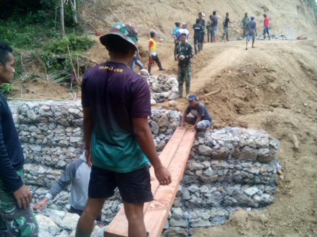 Guyub Rukun TNI Warga Bersama Percepat Sasaran Jembatan II