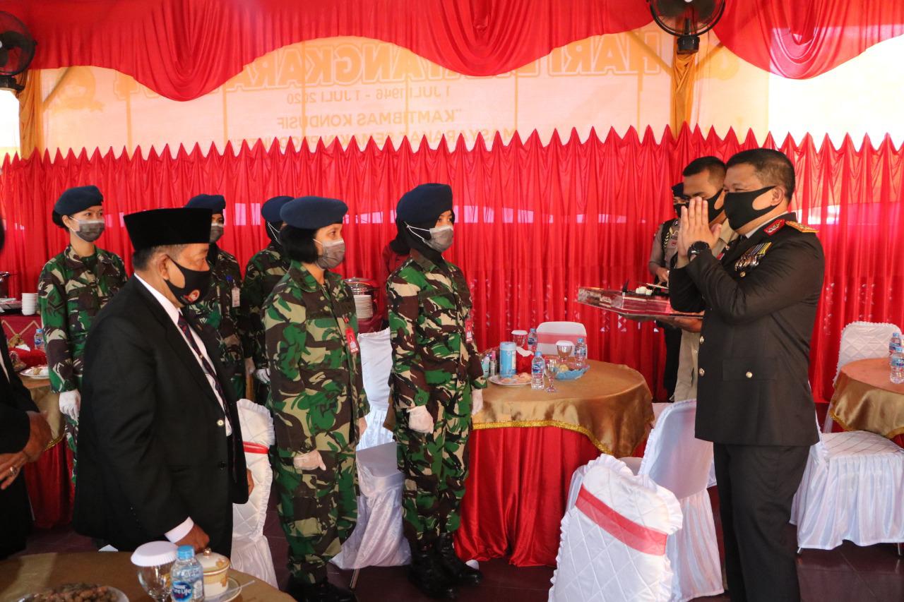 Bersempena Hari Bhayangkara Ke-74, Danlanud RSN Beri Suprise Polda Riau