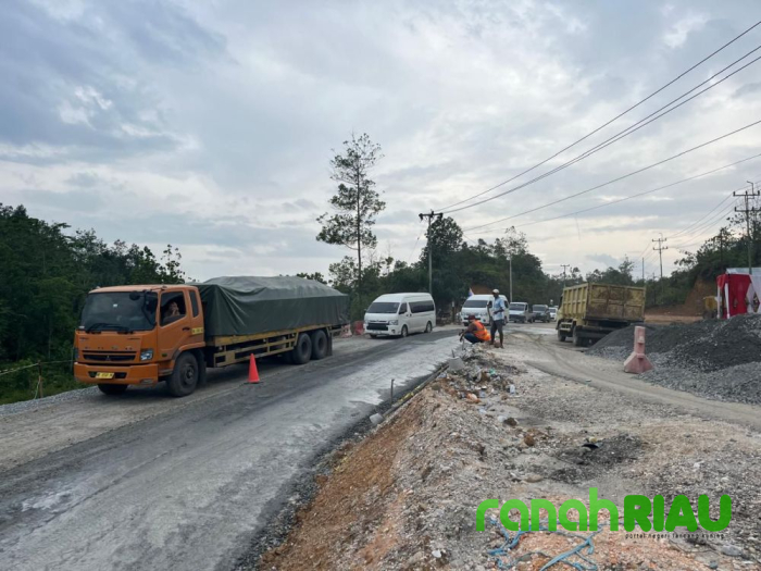Pengaspalan Jalan Lintas Riau-Sumbar di Kampar Ditunda, Ini Alasannya