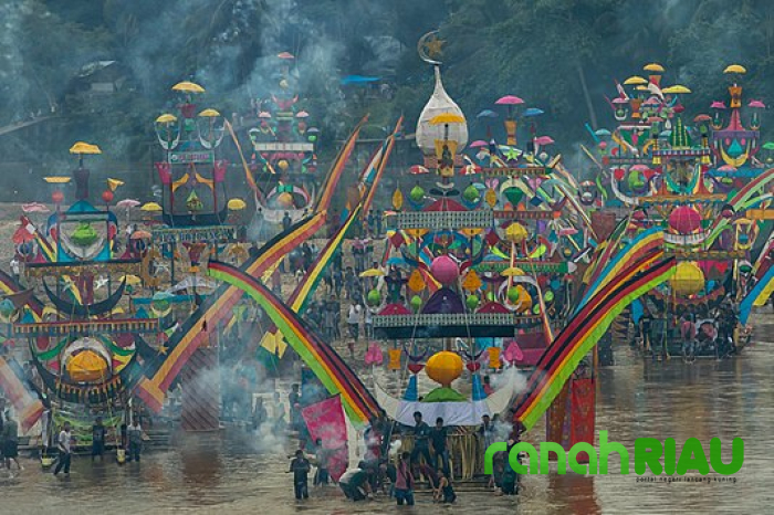 Ribuan Manusia Hadir Menyaksikan Tradisi yang Sudah Berusia Ratusan Tahun di Kuansing