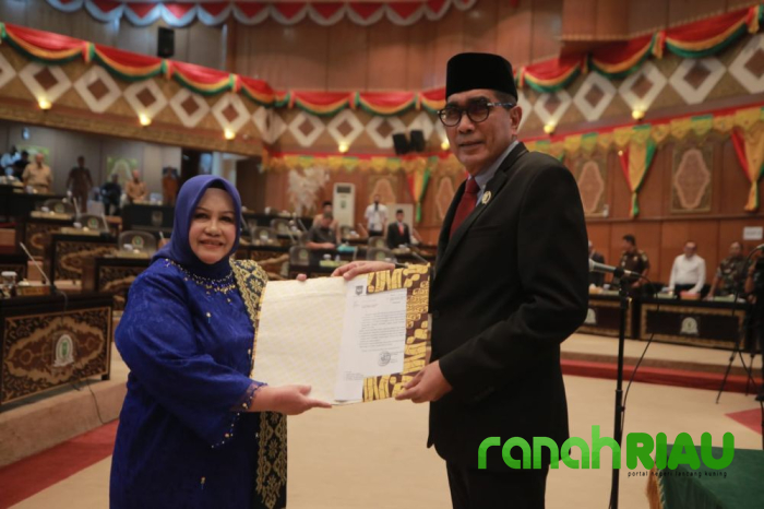 Magdalisni Resmi dilantik Jadi Anggota DPRD Provinsi Riau