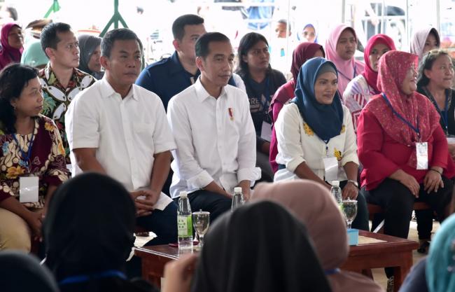 Saat Presiden Memuji Kerja Keras Nasabah Mekaar