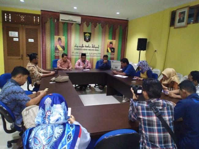 Tunjuk Empat Pengacara, LBH LAM Riau kawal Kasus Ujaran Kebencian