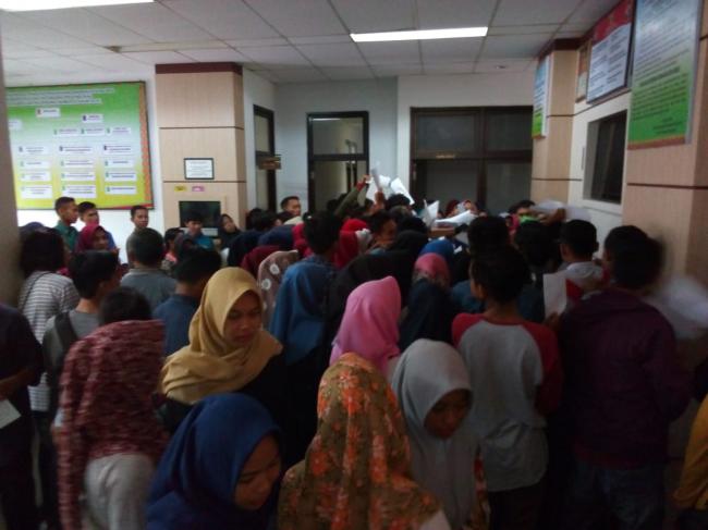 Urus KTP Elektronik, Masyarakat Kuansing Serbu Disdukcapil