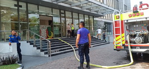 Lantai 3  kebakaran, Bank Riau Syariah Kepri kepulkan Asap Tebal