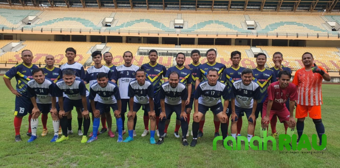 Uji Coba di Stadion Utama, PWI Riau Kalahkan Pemprov Riau 4-2