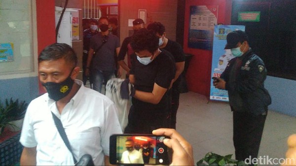 6 mantan Pegawai Lapas Riau dioper ke Nusakambangan 