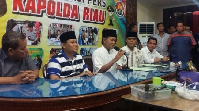 Waduhh... Menristekdikti ancam akan membebastugaskan Rektor UR