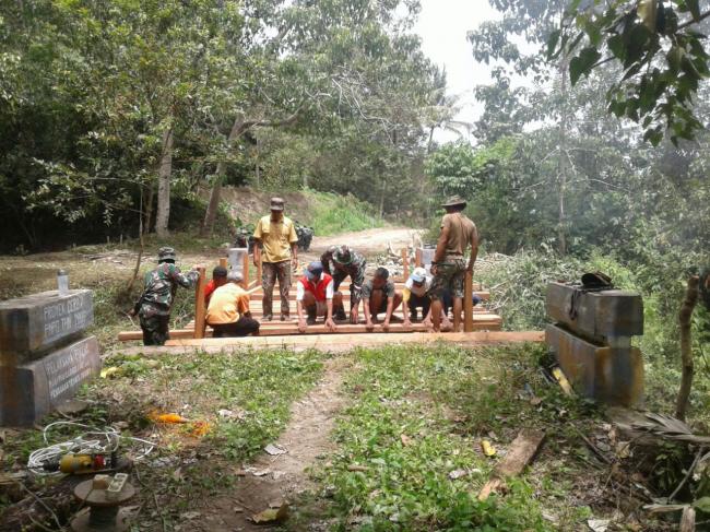 Dikeroyok Warga dan Satgas TMMD, Jembatan 5 Sebentar Lagi Kelar
