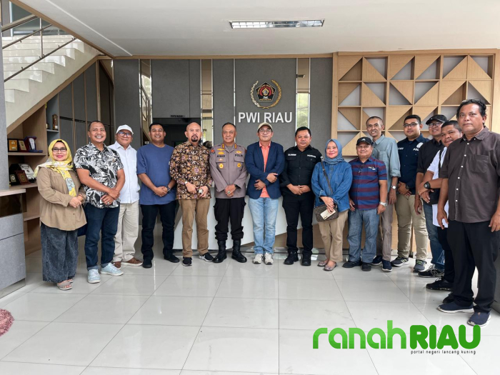 PWI Riau dan Bidhumas Polda Riau Perkuat Sinergi, Dorong Wartawan Tingkatkan Kompetensi