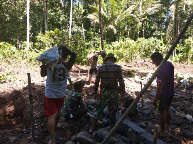 Masuki Hari Ketujuh, Satgas TMMD, Masyarakat dan Mahasiswa Tetap Semangat