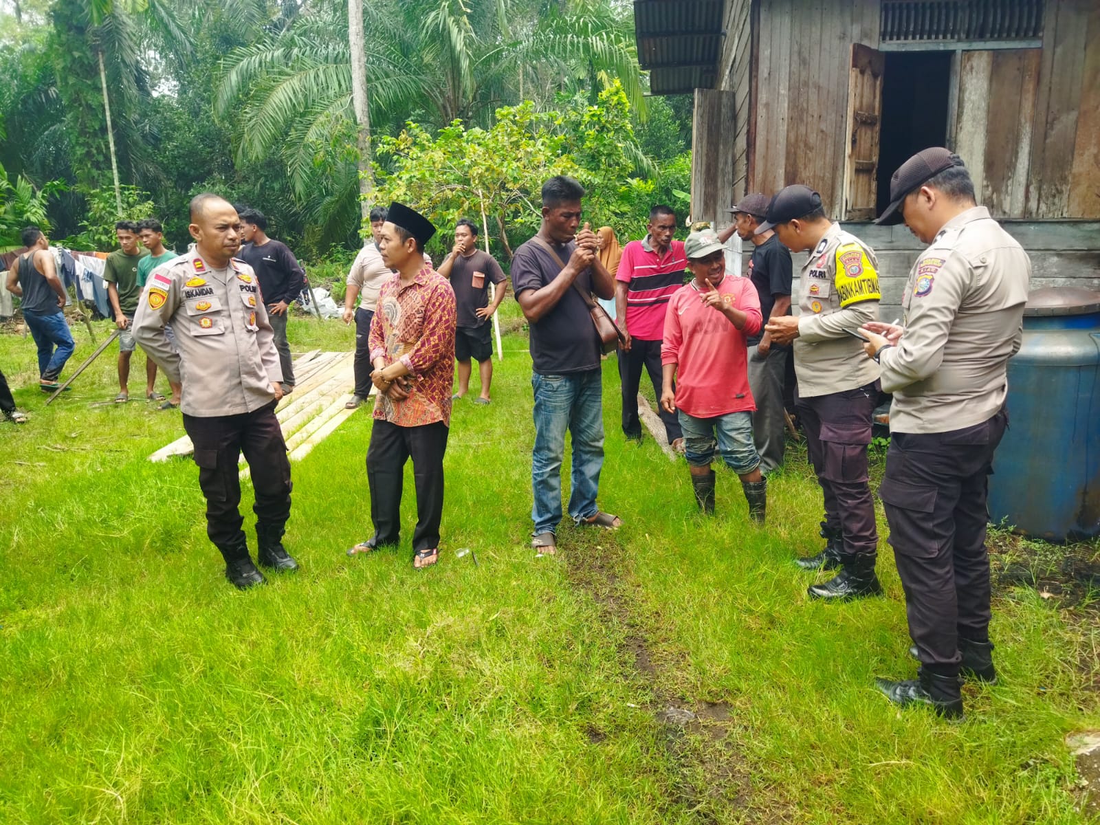 Satu Selamat, Dua Pelajar Meninggal Dunia Tenggelam di Pantai Senekip