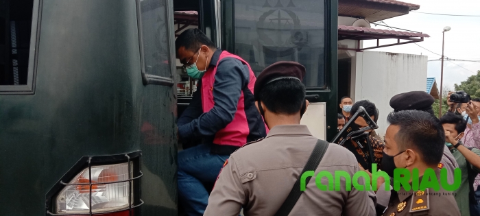 Kejari Kuansing Tahan 2 Orang Tersangka, 20 Lebih Saksi Telah Diperiksa, Termasuk Mantan Bupati
