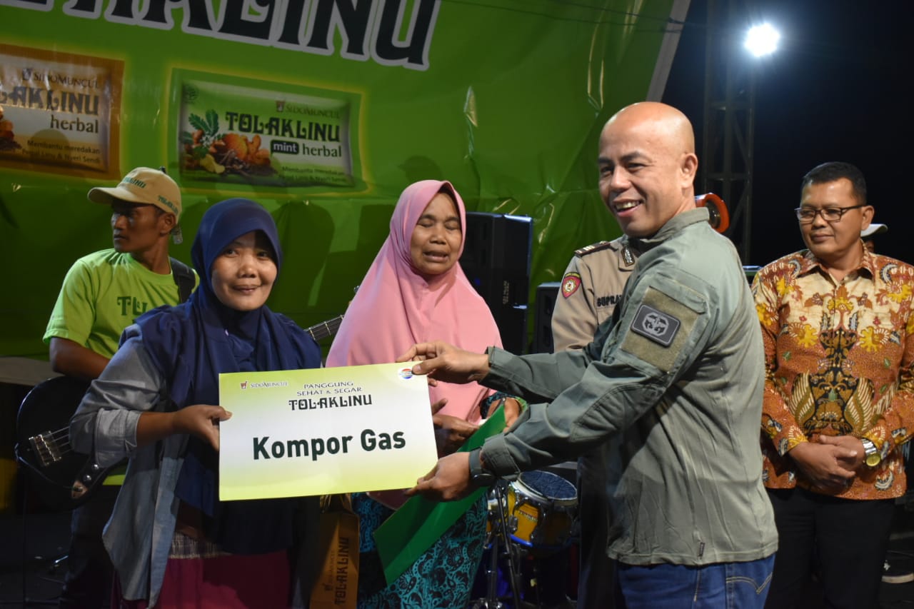 Pembagian Hadiah Pesta Rakyat Hingga Malam