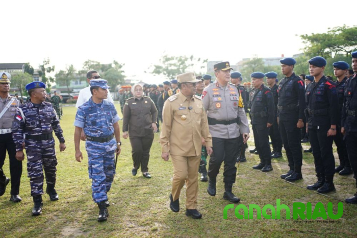 Pj Gubernur Riau Pimpin Apel gelar Pasukan Operasi Lilin Lancang Kuning 2024