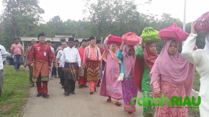 Diarak, H Halim Disambut Datuk Penghulu Inuman