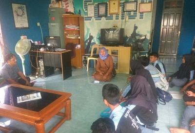 Penuhi UK Siswa, SMKN 2 Tembilahan Kunjungi Radio Senada 105,2 FM