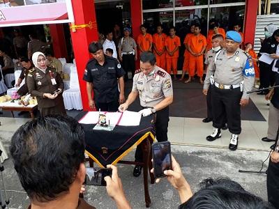 Serentak... Semua Barang Bukti Narkoba Se-Indonesia Di Musnahkan...