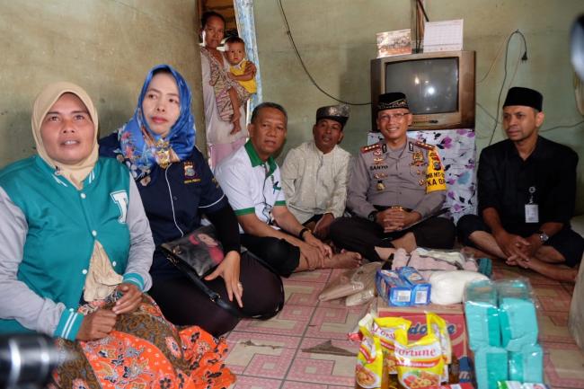 Banjir dan Hujan Bukan Penghalang, Jumat Barokah Tetap Berjalan...