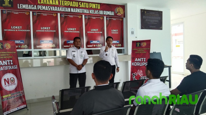Wujudkan WBK, Lapas Narkotika Rumbai sosialisasi kepada Pengunjung dan Masyarakat