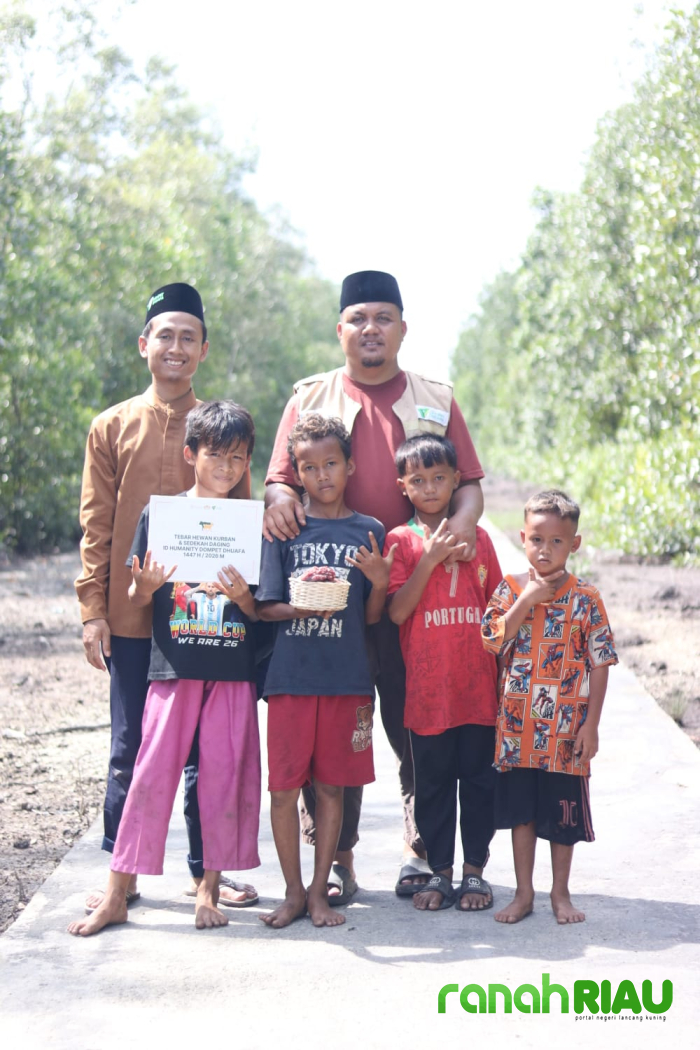 Sedekah Daging Dompet Dhuafa Hadir di Desa Sesap, Warga Rasakan Hangatnya Kepedulian Iduladha