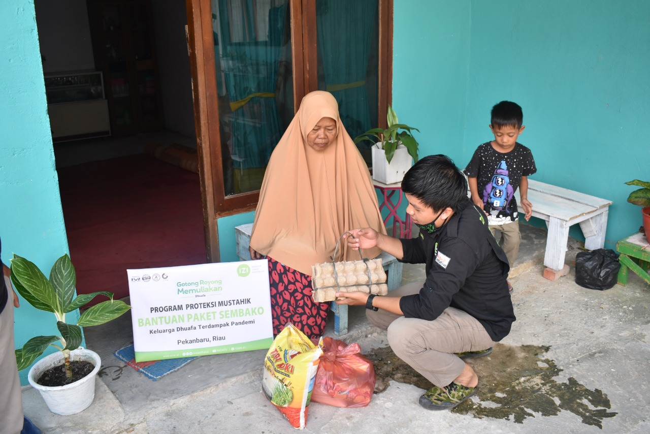 25 Paket sembako untuk Janda dan Dhuafa di pinggir kota Pekanbaru